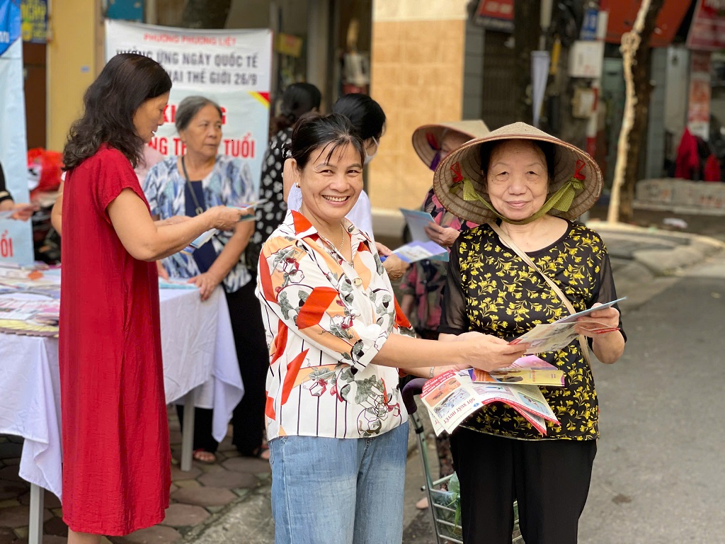 Phường Phương Liệt đẩy mạnh truyền thông hưởng ứng Ngày Tránh thai Thế giới, Ngày Quốc tế Người cao tuổi và Ngày Quốc tế Trẻ em gái năm 2025- Ảnh 5.