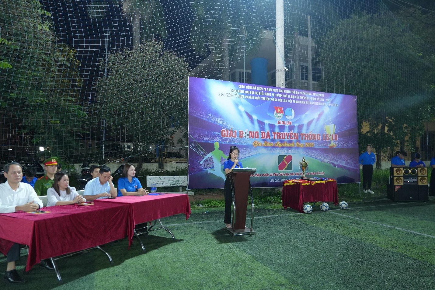 Bế mạc giải bóng đá truyền thống 15/10 – Gia lâm Agribank cup 2025- Ảnh 1.