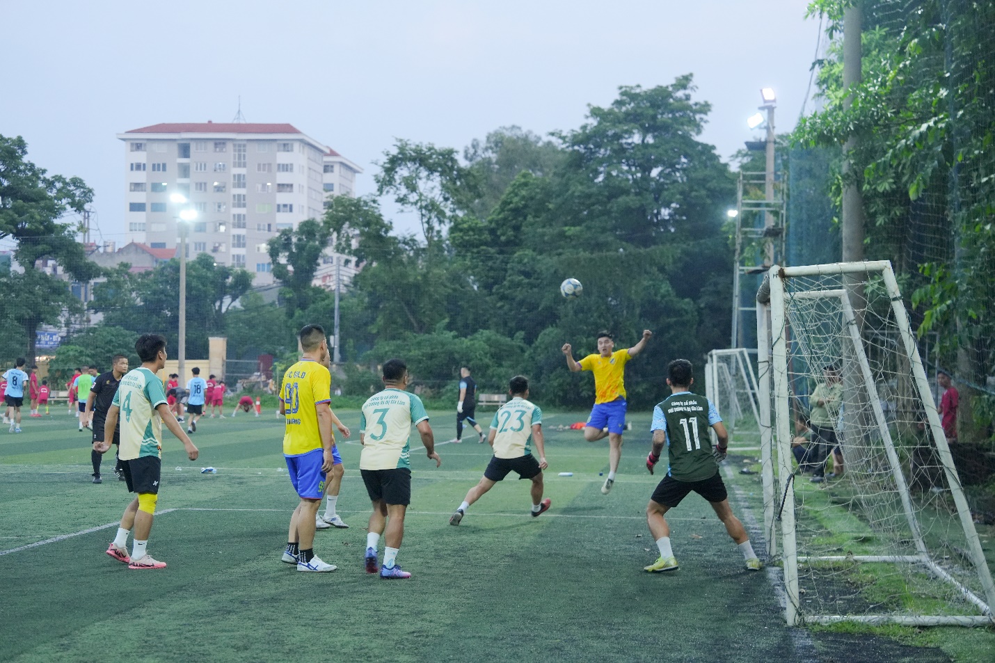 Bế mạc giải bóng đá truyền thống 15/10 – Gia lâm Agribank cup 2025- Ảnh 3.