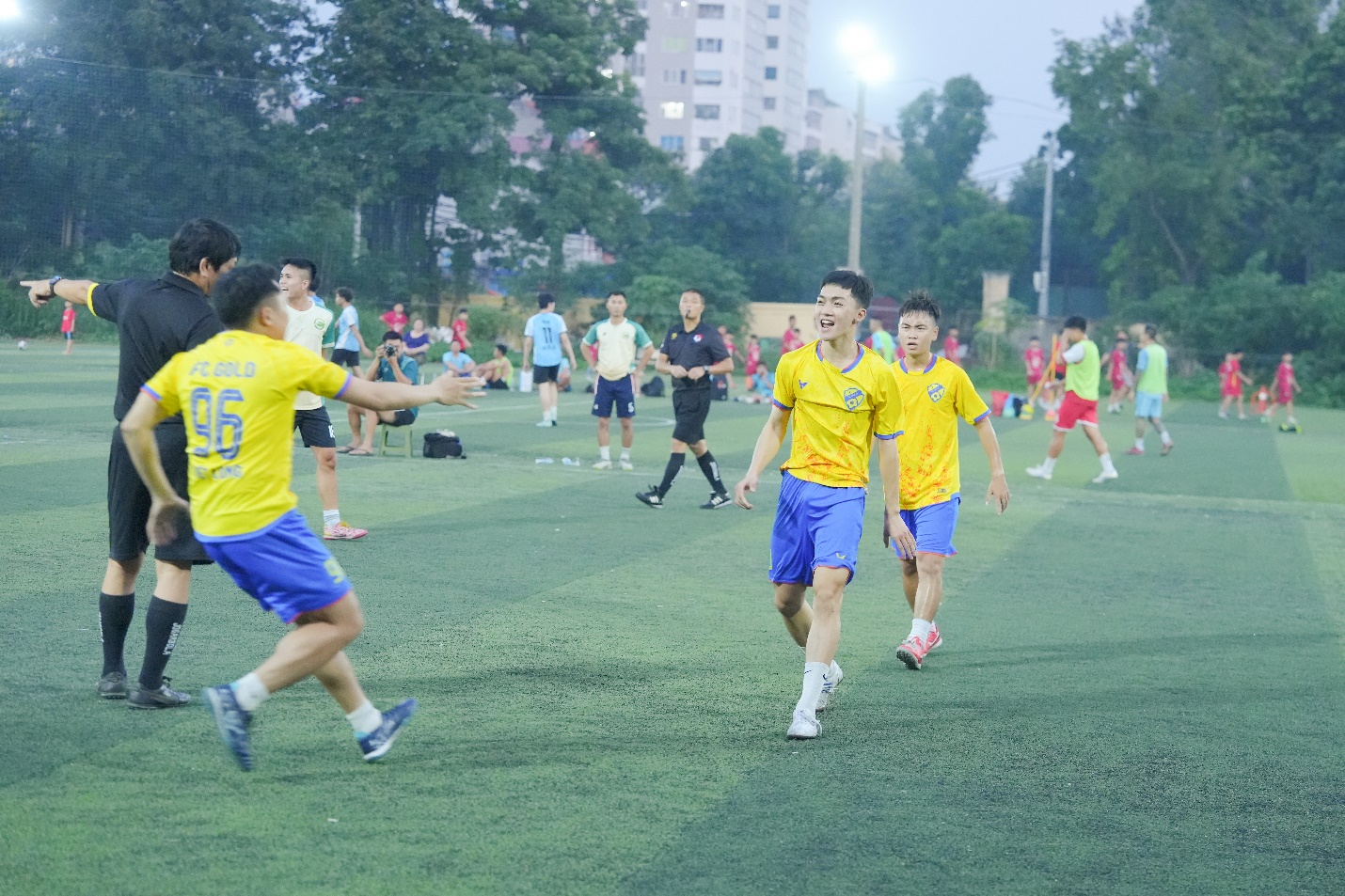 Bế mạc giải bóng đá truyền thống 15/10 – Gia lâm Agribank cup 2025- Ảnh 4.
