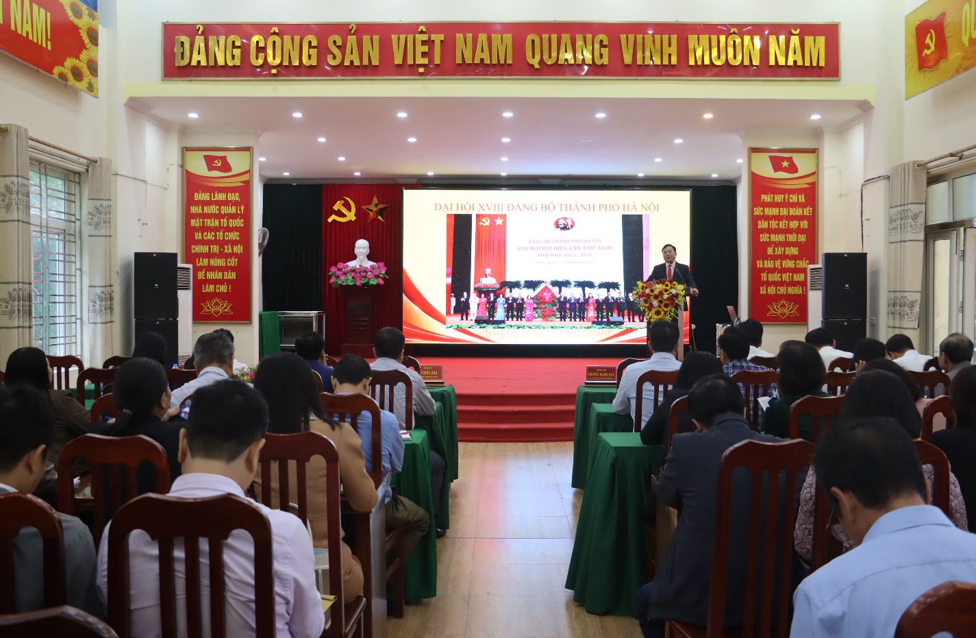 Hội nghị  thông tin kết quả Đại hội Đại biểu Đảng bộ thành phố Hà Nội lần thứ XVIII- Ảnh 2.