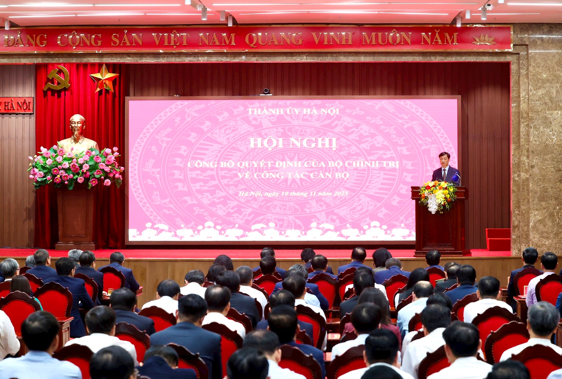 Bí thư Tỉnh ủy Nghệ An Nguyễn Đức Trung được điều động, chỉ định giữ chức Phó Bí thư Thành ủy Hà Nội- Ảnh 7.