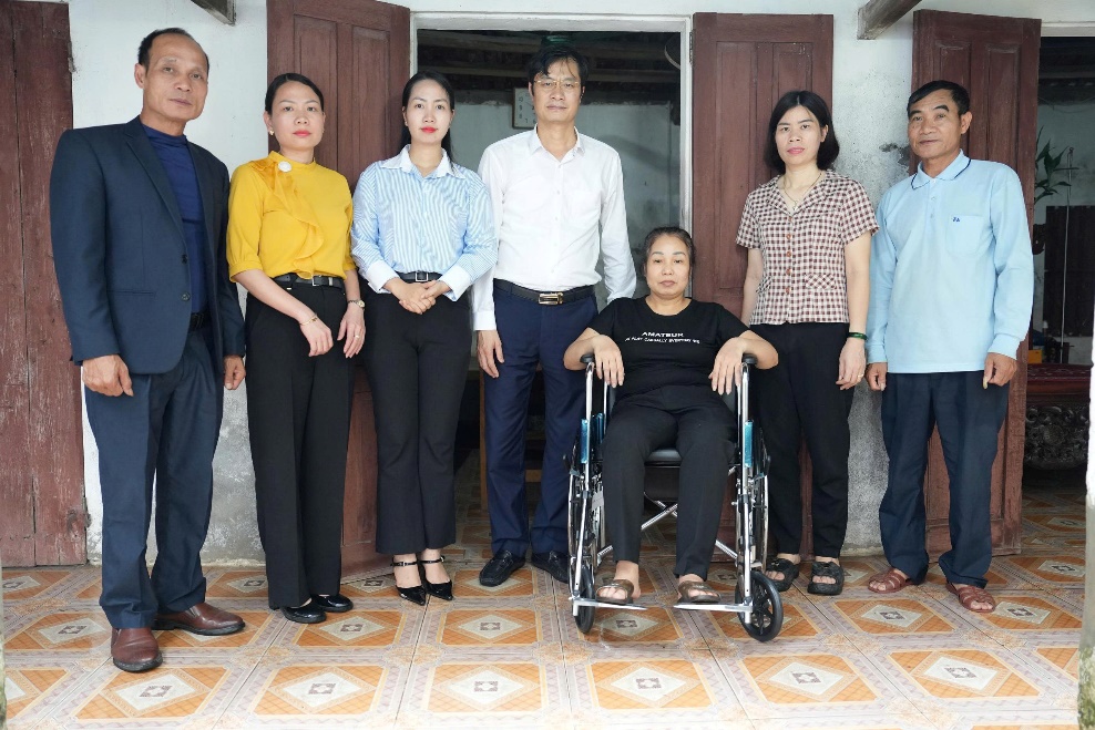 UB MTTQ xã Quảng Oai khởi công Nhà Đại đoàn kết, trao hỗ trợ sinh kế cho hộ cận nghèo và hoàn cảnh khó khăn- Ảnh 3.