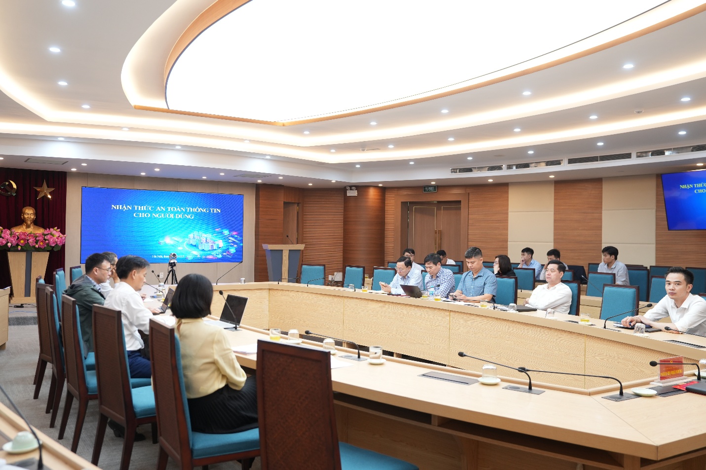 Đảng ủy xã Gia Lâm tổ chức tập huấn công nghệ thông tin, chuyển đổi số và an toàn an ninh mạng cho cán bộ, công chức khối đảng – đoàn thể- Ảnh 4.