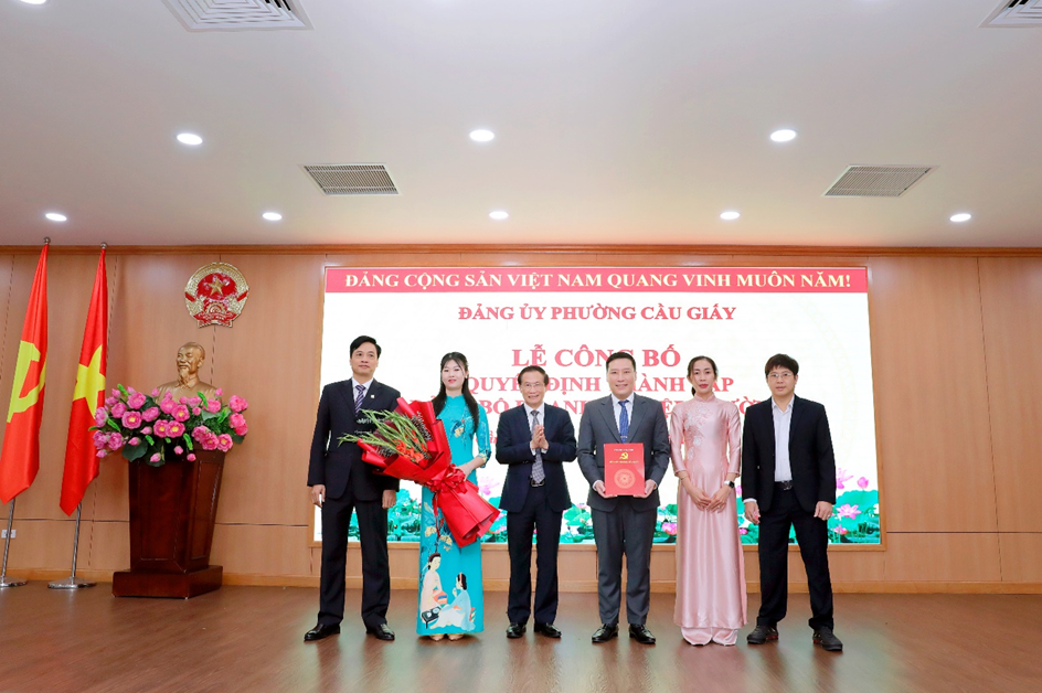 Lễ công bố quyết định thành lập Đảng bộ Doanh nghiệp phường Cầu Giấy- Ảnh 3.