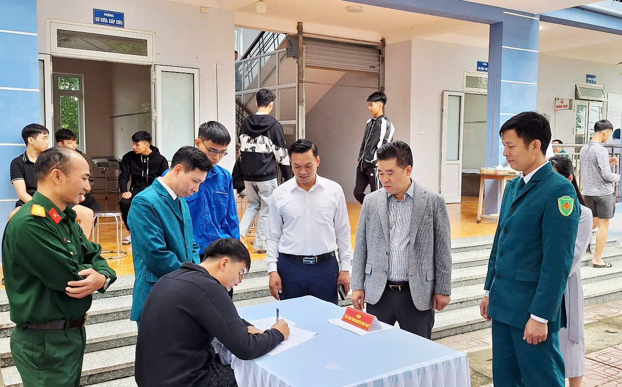 Xã Hát Môn tổ chức sơ tuyển sức khỏe nghĩa vụ quân sự năm 2026- Ảnh 1.