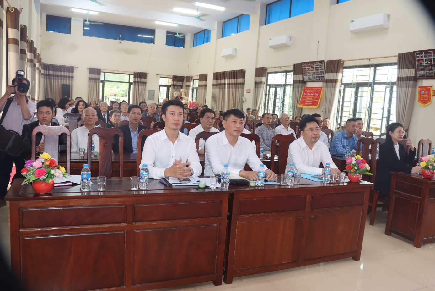 Đồng chí Bí thư Đảng ủy, CT HĐND xã Nguyễn Mạnh Huy dự Ngày hội Đại đoàn kết toàn dân tộc tại thôn Tri Thuỷ- Ảnh 2.