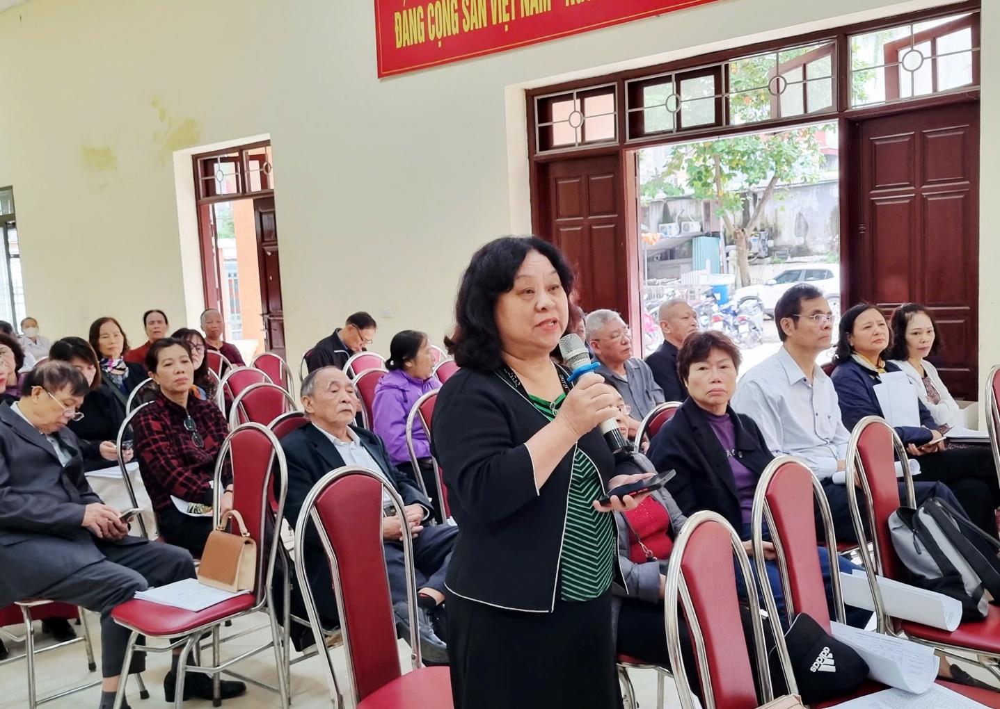 Tổ đại biểu số 3 Hội động nhân dân phường Đại Mỗ tiếp xúc cử tri trước kỳ họp thường lệ cuối năm 2025- Ảnh 2.