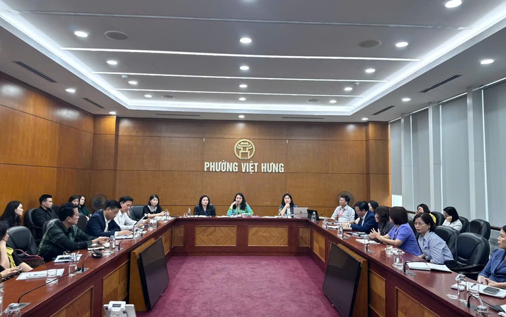 UBND phường Việt Hưng tổ chức hội nghị đánh giá năng lực của 04 đơn vị đăng ký cung cấp dịch vụ căng tin trong trường học