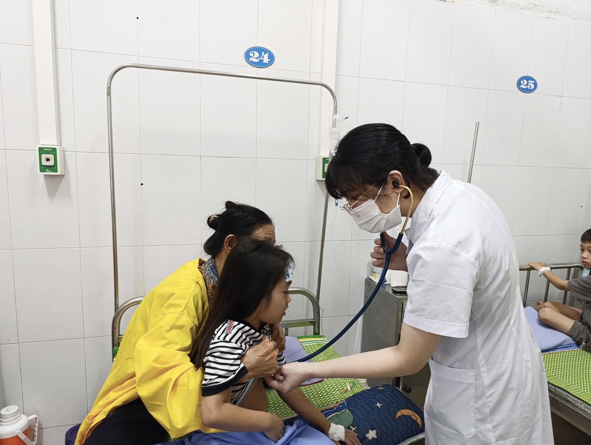 Que kiểm tra thử cúm Novatrend - Những biến chứng không ngờ tới của cúm ở trẻ dưới 15 tuổi 4 Tăng ca mắc cúm mùa, người dân cần chủ động phòng bệnh
