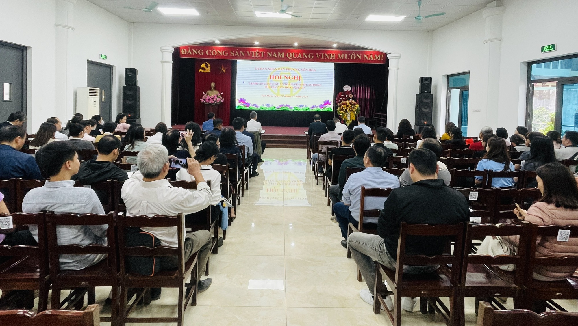 Phường Yên Hoà, tổ chức "Hội nghị tập huấn An toàn lao động, vệ sinh lao động trên địa bàn phường"- Ảnh 1.