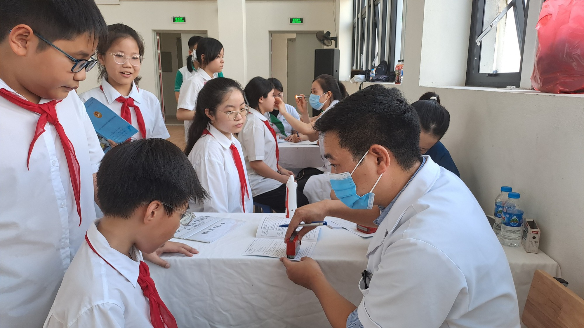 Trường THCS Tô Vĩnh Diện kiên trì giáo dục để ngăn chặn thuốc lá thế hệ mới- Ảnh 5.