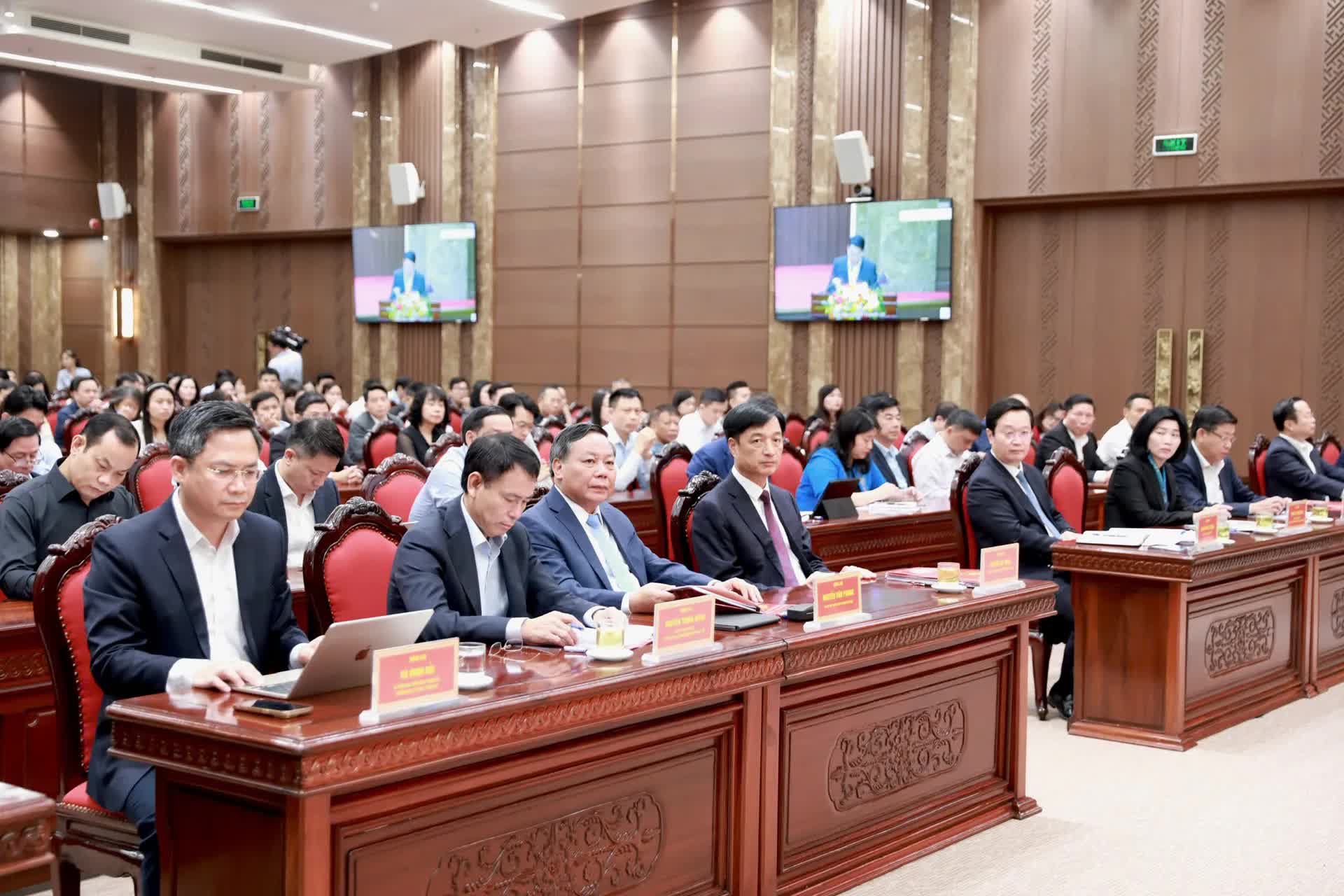 Gần 45.000 cán bộ, đảng viên tham dự quán triệt, triển khai Nghị quyết Đại hội Đảng bộ Thành phố Hà Nội lần thứ XVIII- Ảnh 1.