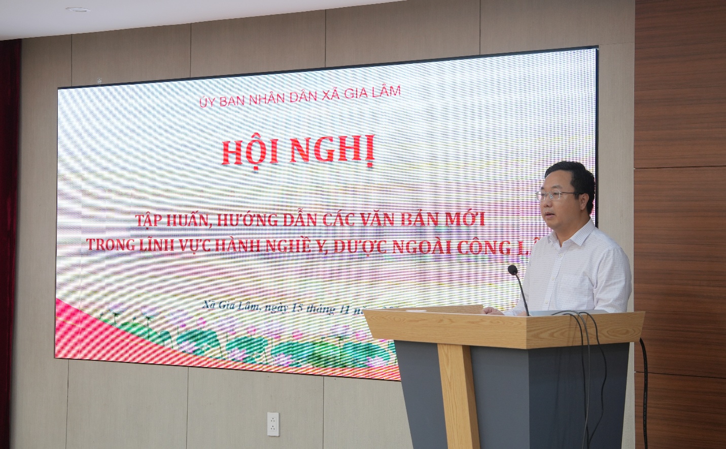 Gia Lâm tổ chức hội nghị tập huấn các văn bản pháp luật mới cho cơ sở hành nghề y, dược ngoài công lập- Ảnh 2.