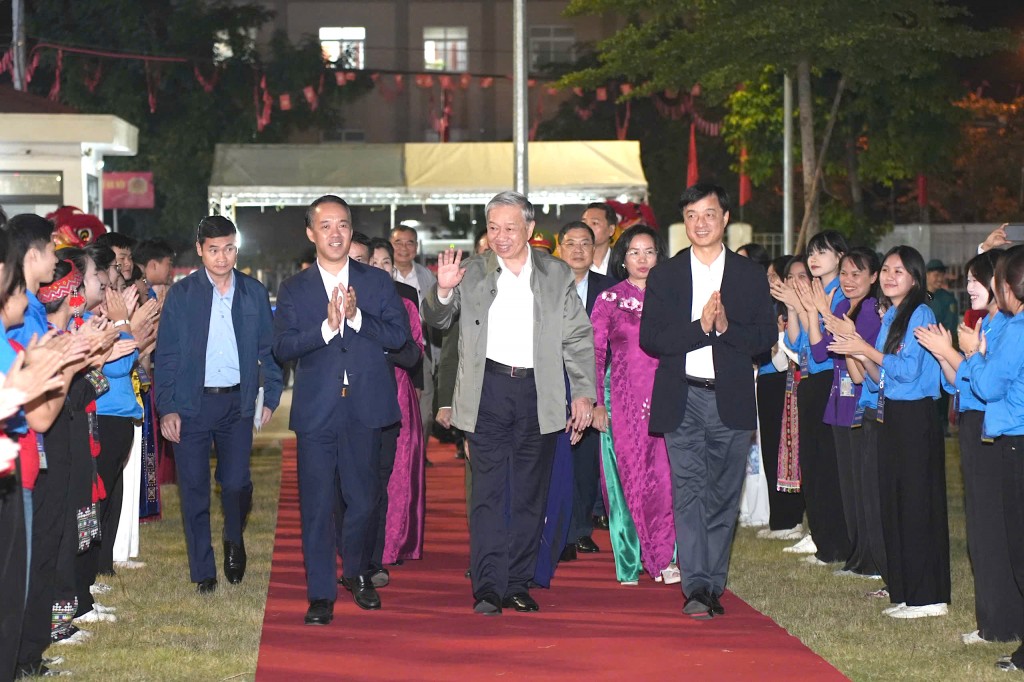 Tổng Bí thư Tô Lâm dự Ngày hội Đại đoàn kết phường Thượng Cát- Ảnh 1.