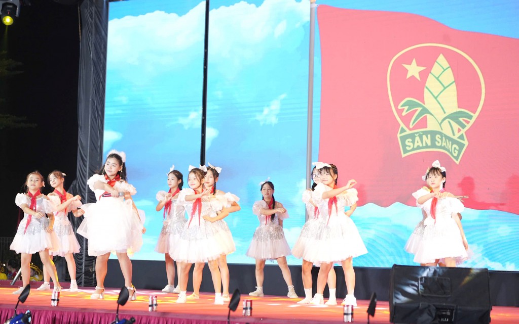 Tổng Bí thư Tô Lâm dự Ngày hội Đại đoàn kết phường Thượng Cát- Ảnh 7.