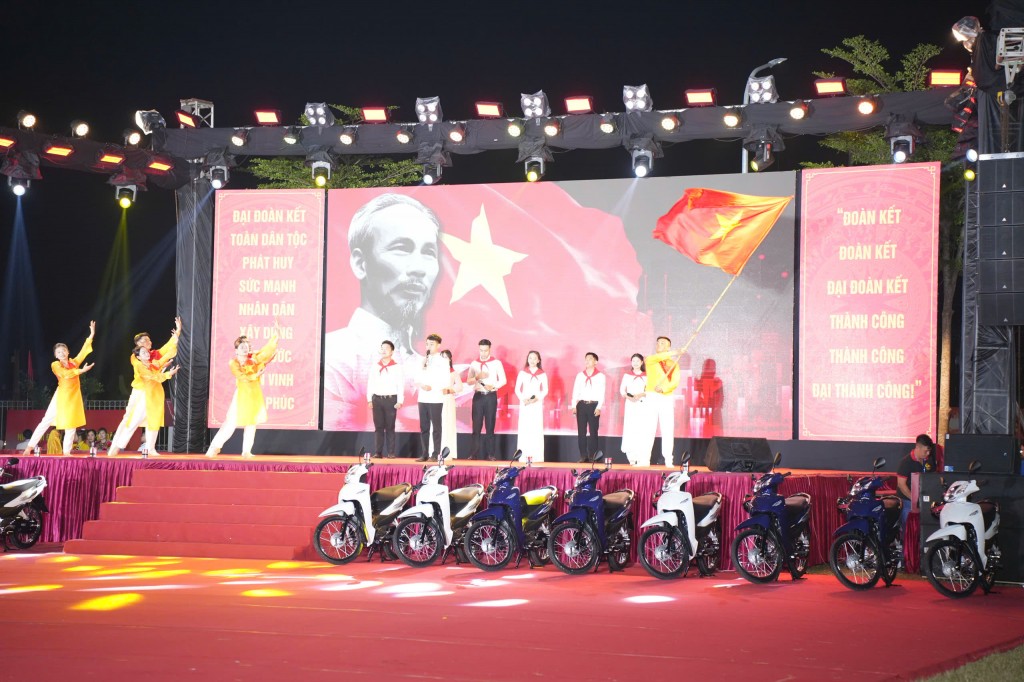 Tổng Bí thư Tô Lâm dự Ngày hội Đại đoàn kết phường Thượng Cát- Ảnh 5.