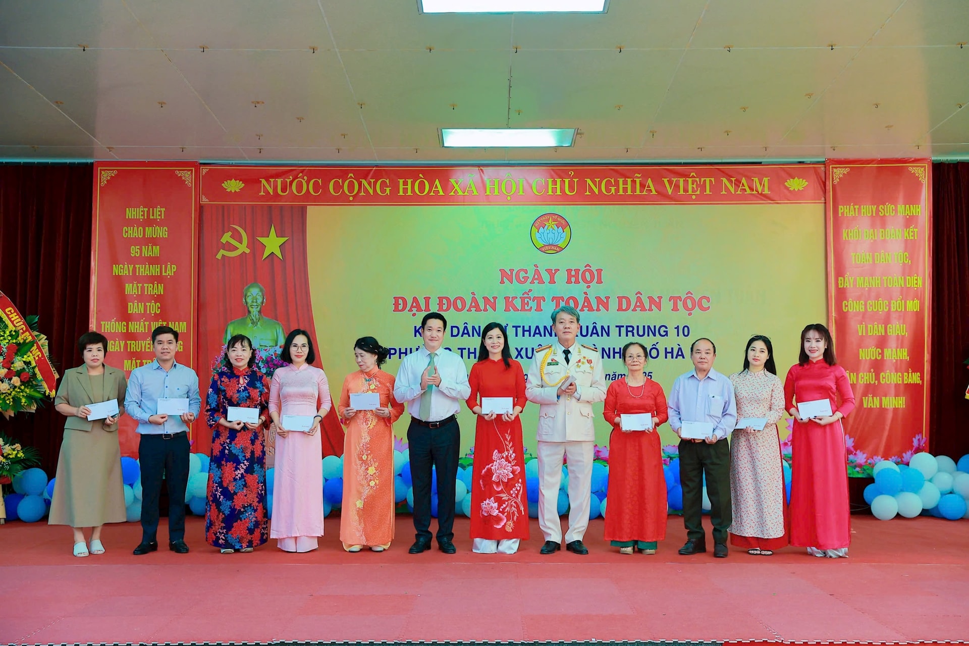 Trưởng ban Nội chính Thành ủy Trần Đình Cảnh dự Ngày hội Đại đoàn kết toàn dân tộc khu dân cư Thanh Xuân Trung 10- Ảnh 3.