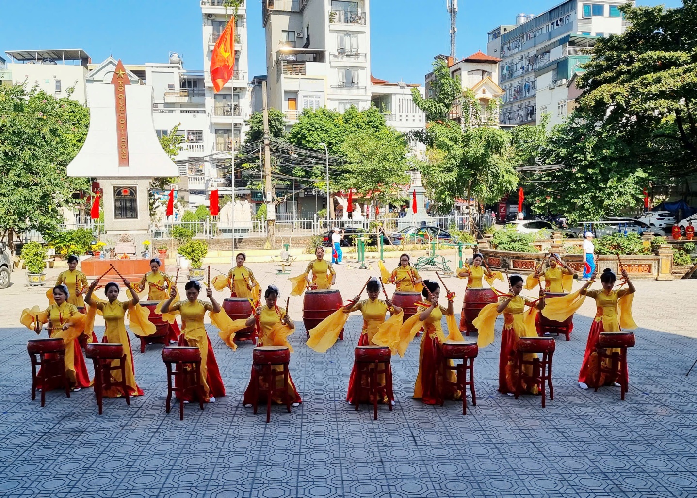 Gặp mặt kỷ niệm 95 năm Ngày truyền thống Mặt trận tổ quốc Việt Nam- Ảnh 6.