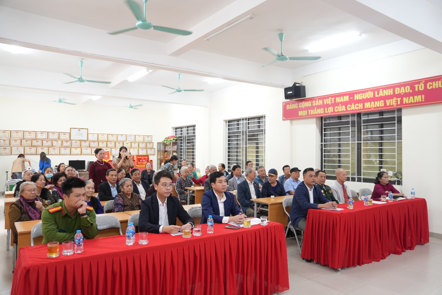 Gia Lâm tổ chức Ngày hội Đại đoàn kết toàn dân tộc tại 36 thôn, tổ dân phố- Ảnh 1.