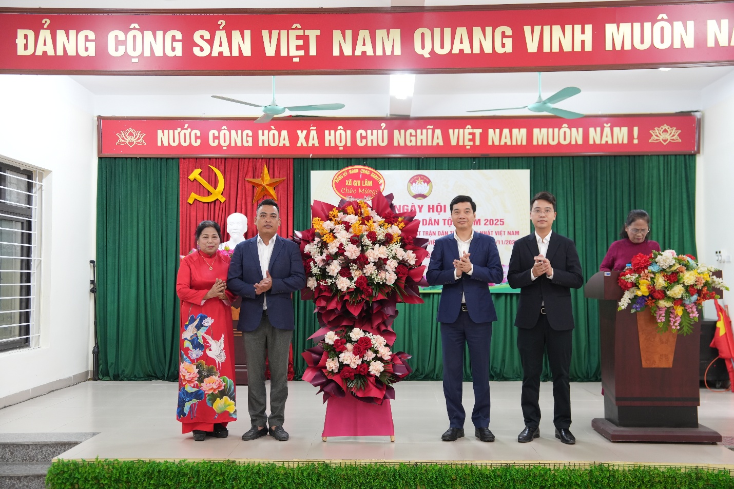 Gia Lâm tổ chức Ngày hội Đại đoàn kết toàn dân tộc tại 36 thôn, tổ dân phố- Ảnh 2.