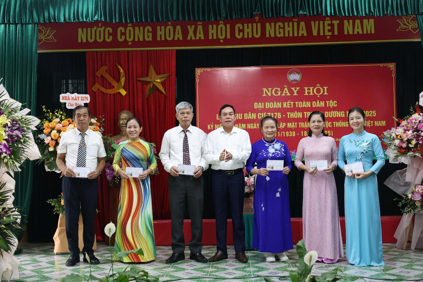 Gia Lâm tổ chức Ngày hội Đại đoàn kết toàn dân tộc tại 36 thôn, tổ dân phố- Ảnh 6.