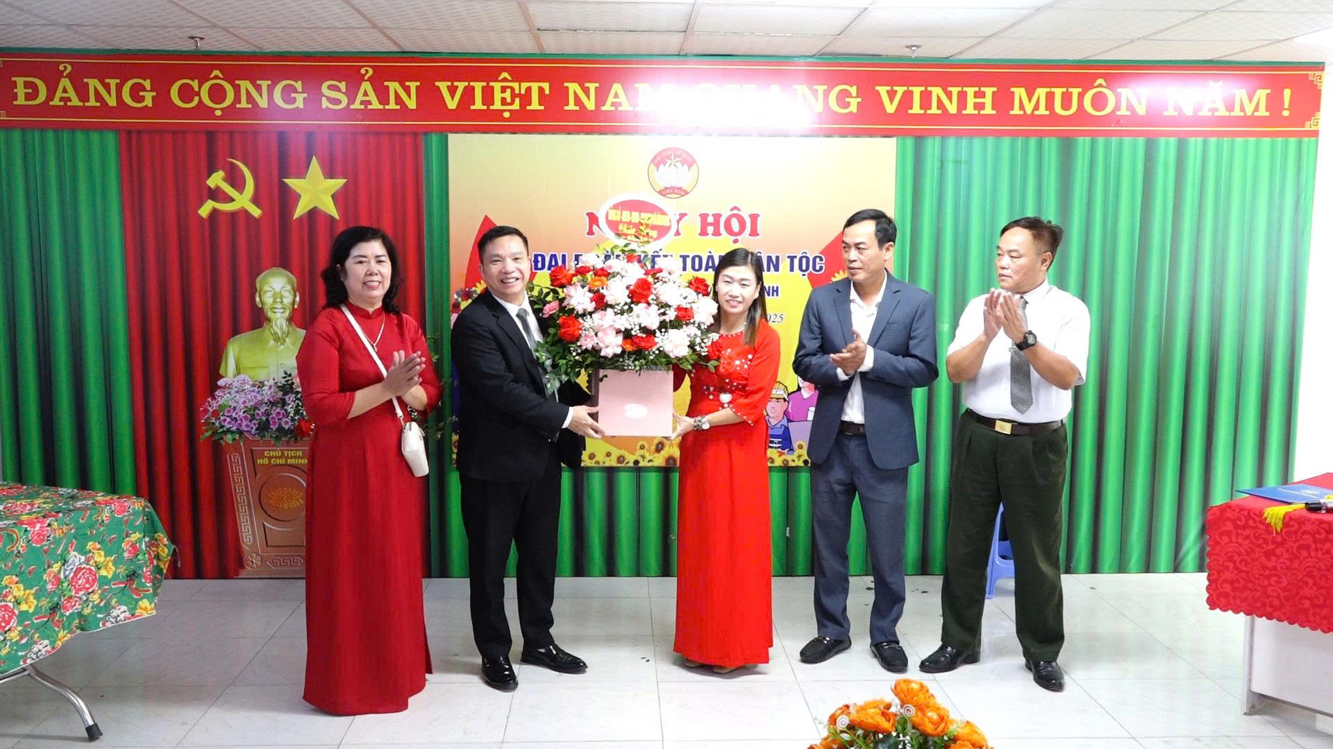 Tổ dân phố số 5 xã Bình Minh rộn ràng Ngày hội Đại đoàn kết toàn dân tộc năm 2025