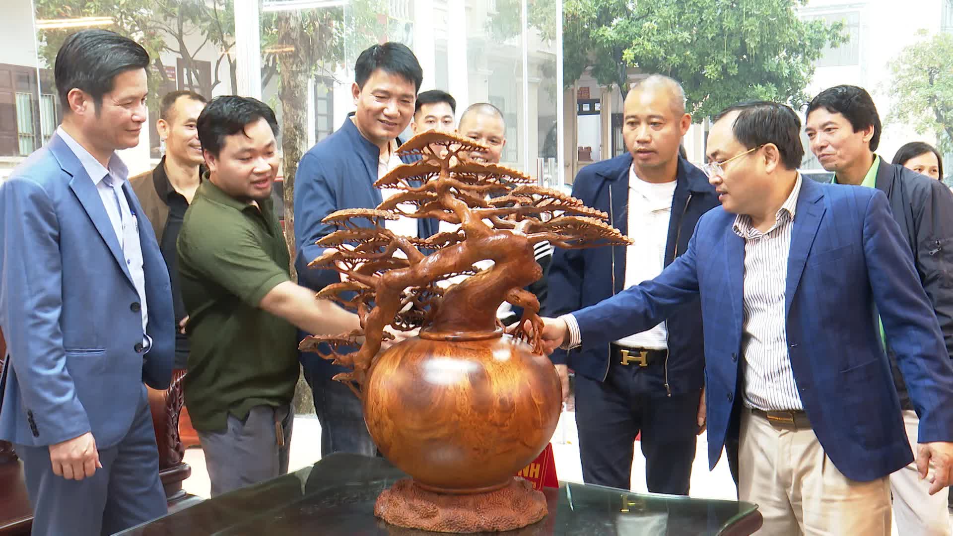 Phú Xuyên chuẩn bị tổ chức “Lễ hội vinh danh làng nghề và Tuần văn hoá, du lịch, thương mại làng nghề năm 2025”- Ảnh 1.