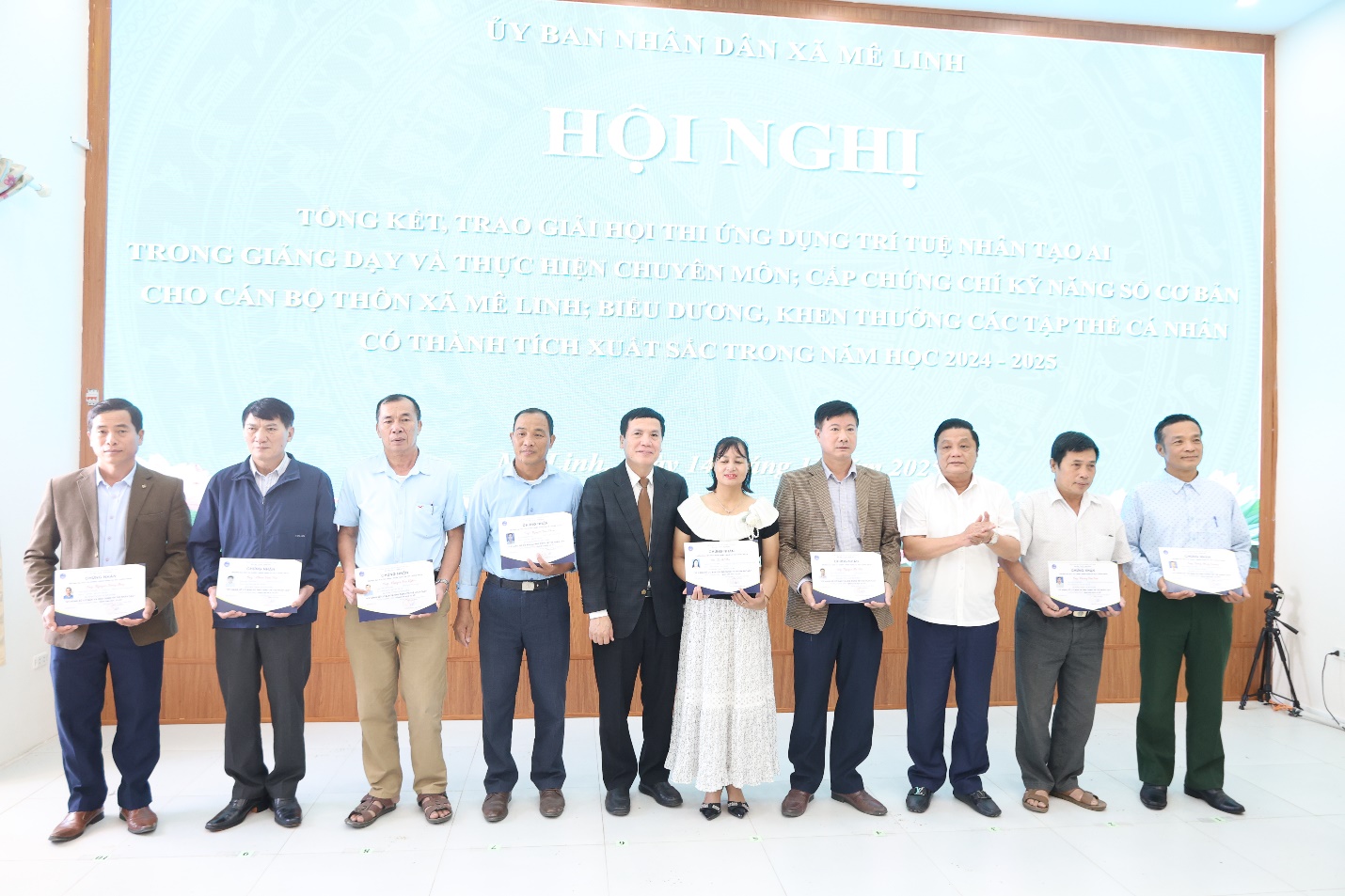 A group of people holding signs  AI-generated content may be incorrect.