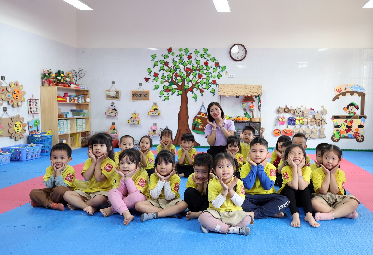 Cô giáo Vương Hải Yến luôn nỗ lực sáng tạo nhằm nâng cao chất lượng  công tác dạy và học- Ảnh 4.