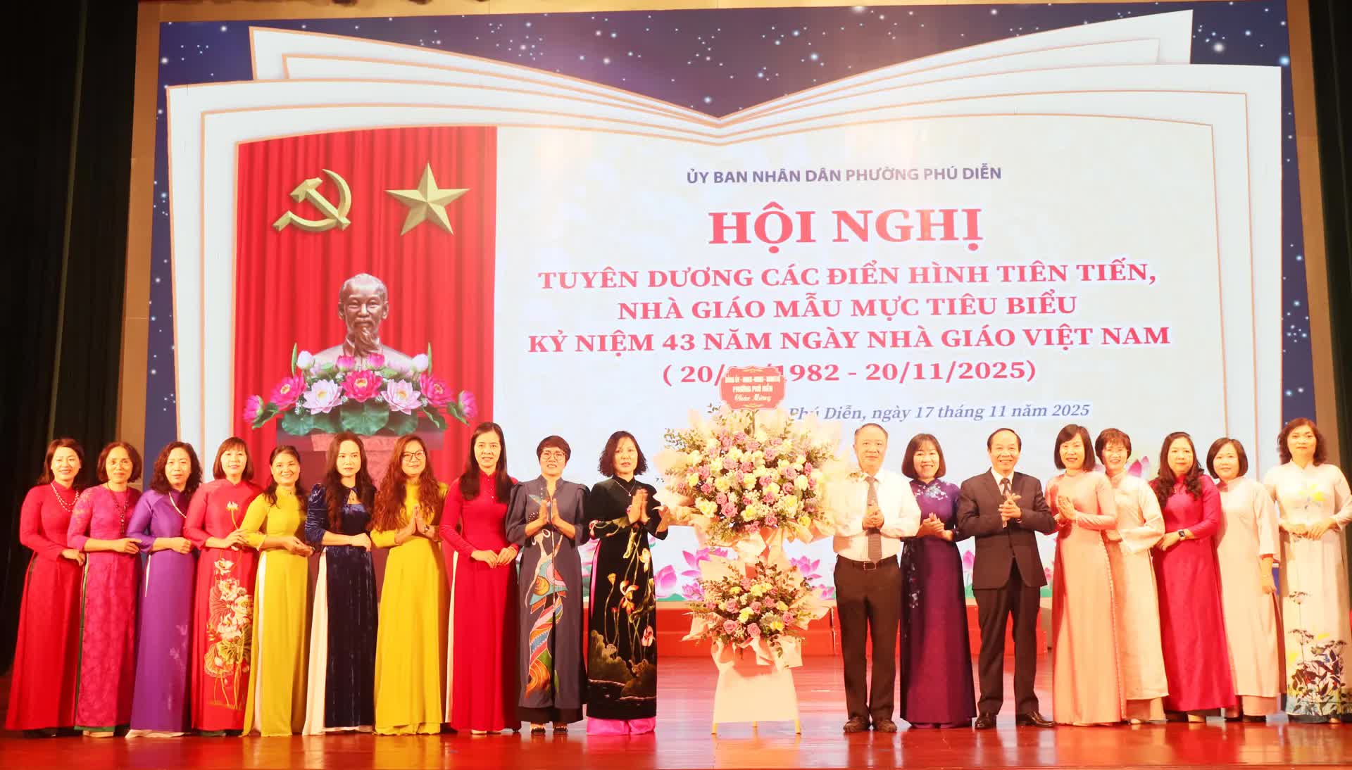 Phường Phú Diễn tuyên dương các điển hình tiên tiến, nhà giáo mẫu mực tiêu biểu- Ảnh 1.