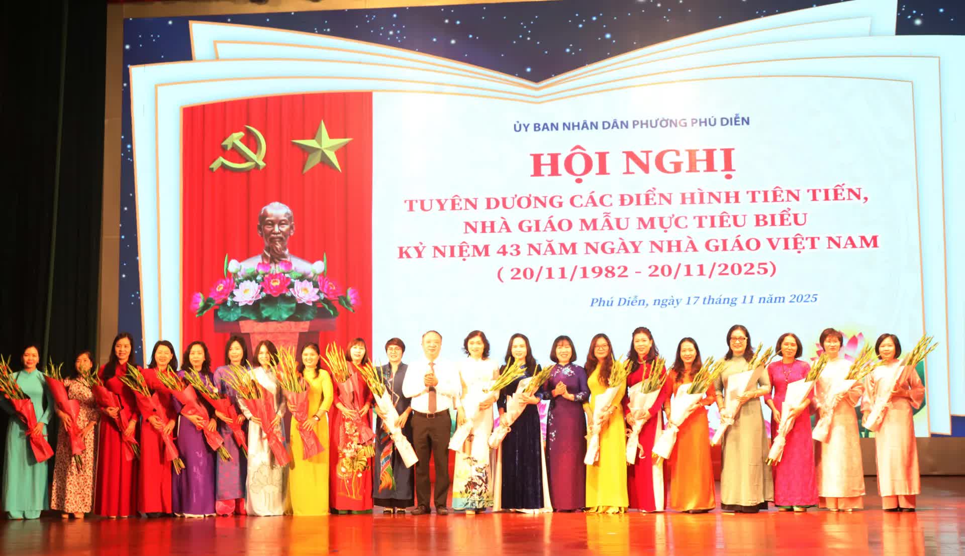 Phường Phú Diễn tuyên dương các điển hình tiên tiến, nhà giáo mẫu mực tiêu biểu- Ảnh 4.