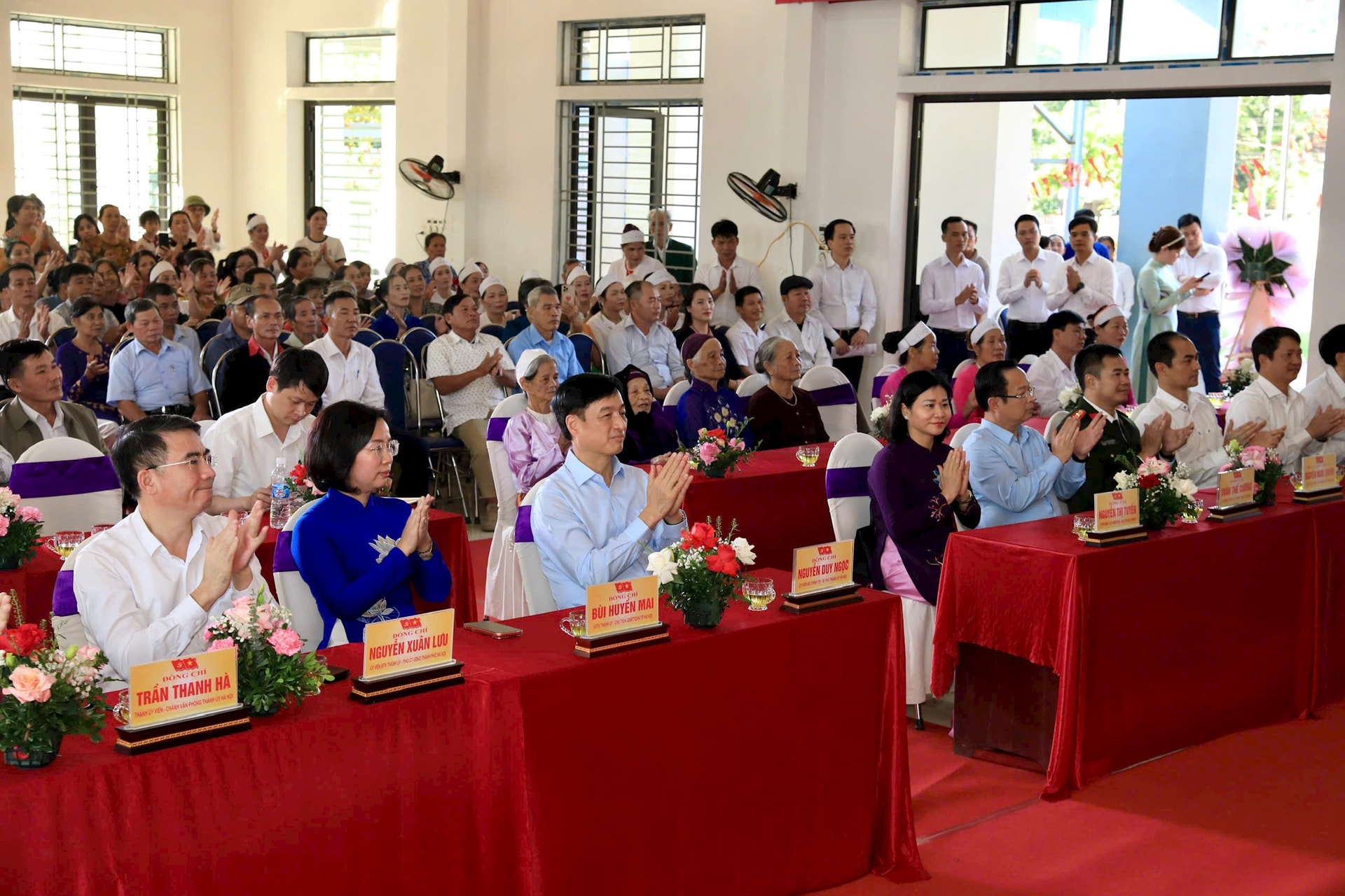 Bí thư Thành ủy Nguyễn Duy Ngọc: Mỗi người dân Thủ đô là một phần của cộng đồng đoàn kết, sáng tạo, nhân ái- Ảnh 3.