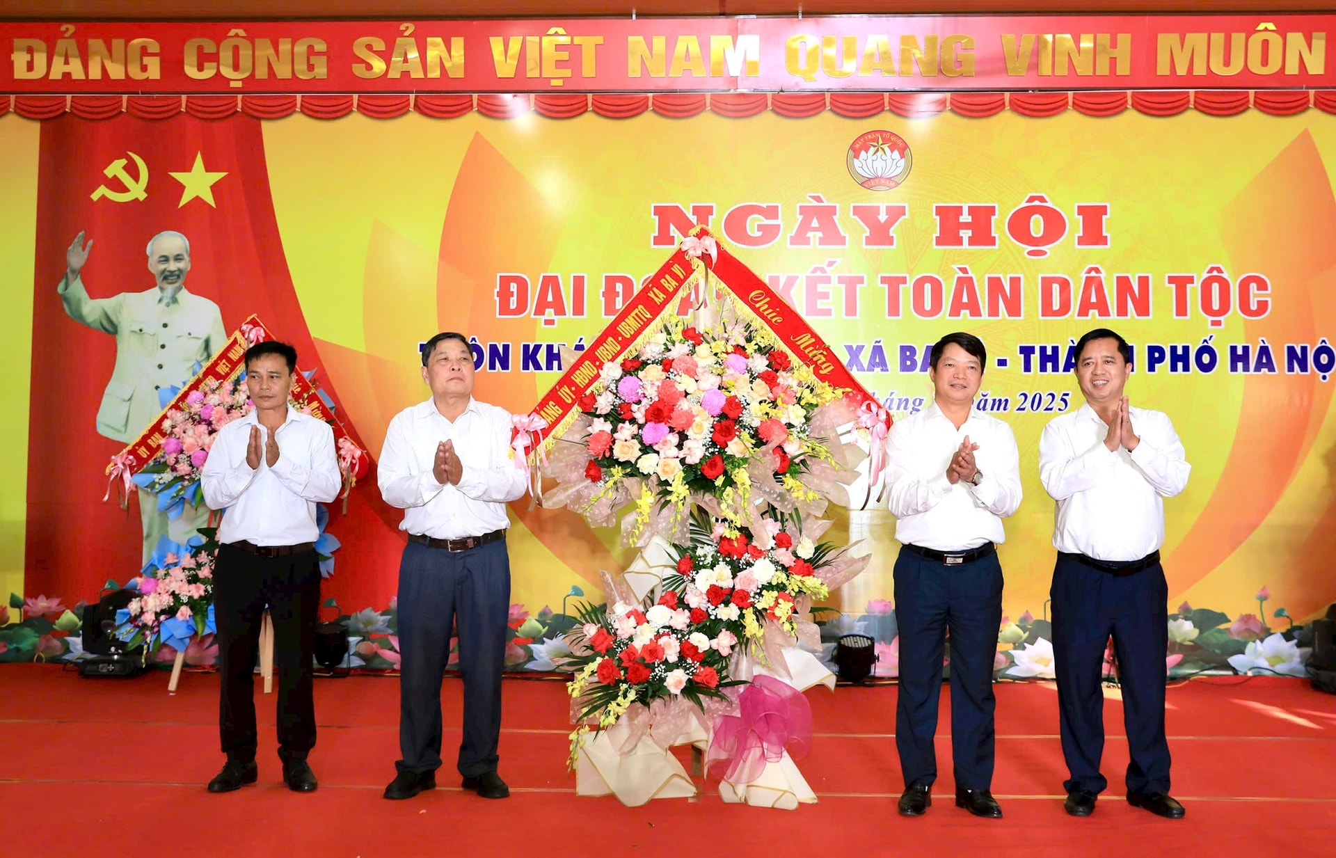 Bí thư Thành ủy Nguyễn Duy Ngọc: Mỗi người dân Thủ đô là một phần của cộng đồng đoàn kết, sáng tạo, nhân ái- Ảnh 11.