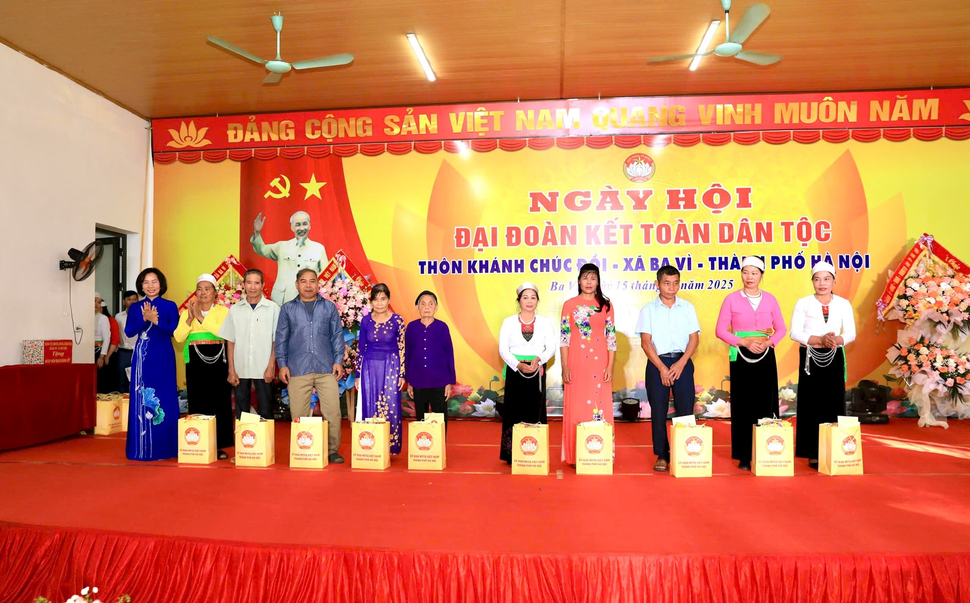 Bí thư Thành ủy Nguyễn Duy Ngọc: Mỗi người dân Thủ đô là một phần của cộng đồng đoàn kết, sáng tạo, nhân ái- Ảnh 10.