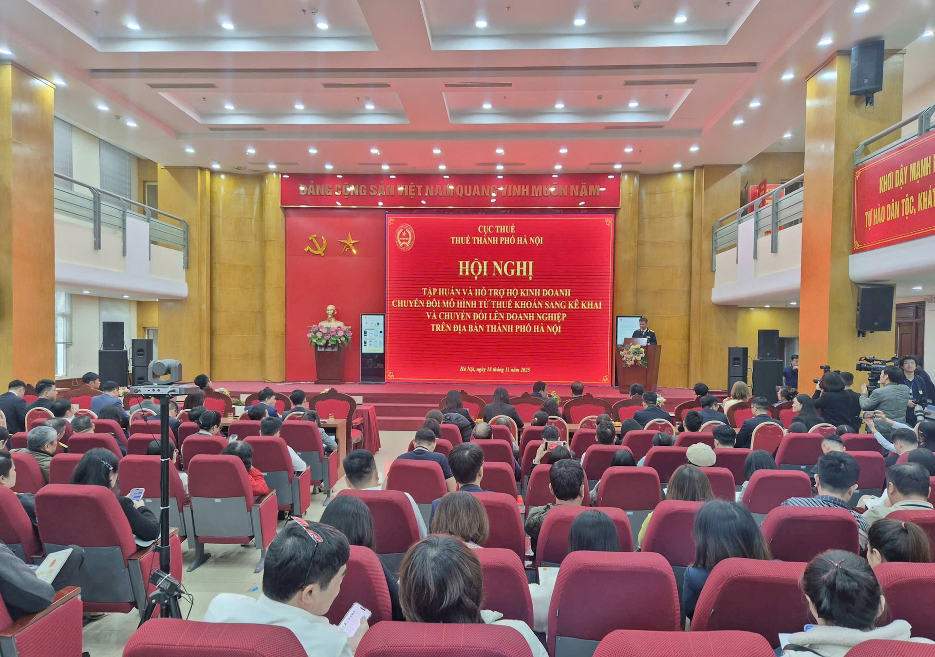 Thuế Hà Nội hướng dẫn hộ kinh doanh chuyển từ thuế khoán sang kê khai- Ảnh 1.