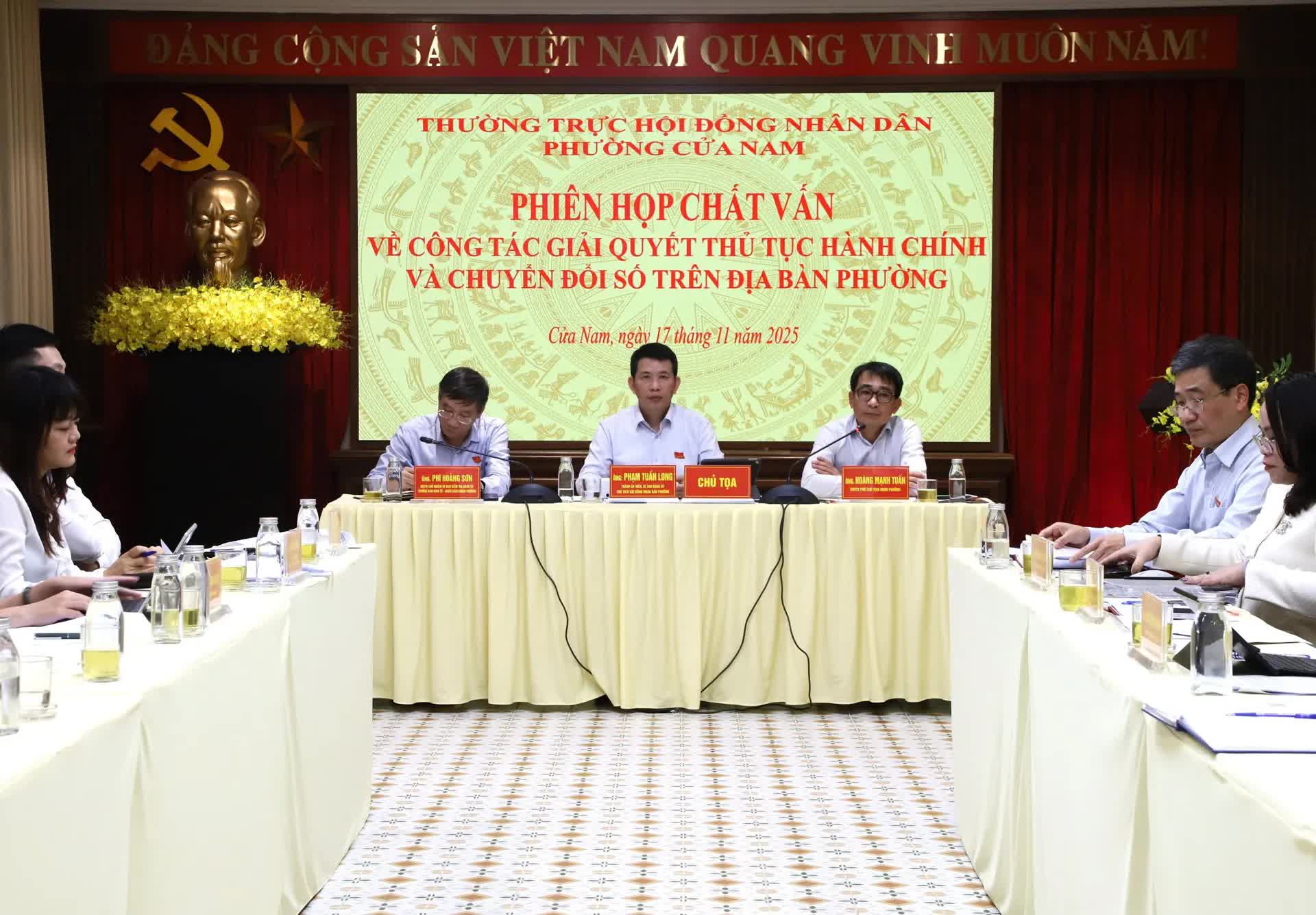 HĐND phường Cửa Nam chất vấn về công tác giải quyết thủ tục hành chính và chuyển đổi số- Ảnh 1.