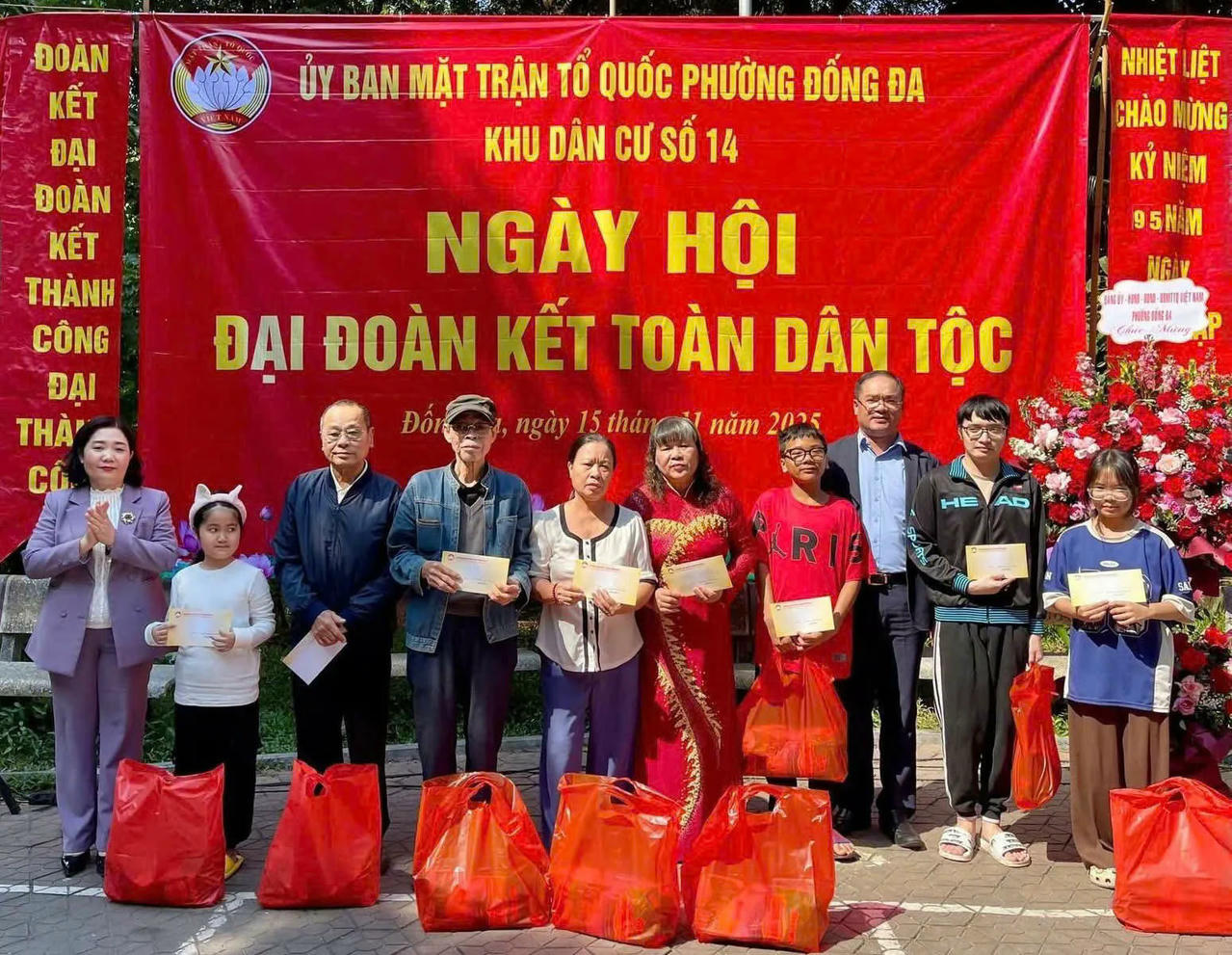 Phường Đống Đa sôi nổi Ngày hội Đại đoàn kết toàn dân: Gắn kết cộng đồng trong diện mạo mới- Ảnh 4.