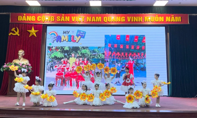 Hoài Đức tuyên dương điển hình tiên tiến, nhà giáo tiêu biểu ngành giáo dục và kỷ niệm 43 năm ngày Nhà giáo Việt Nam- Ảnh 3.