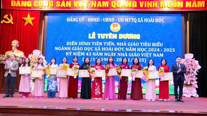 Hoài Đức tuyên dương điển hình tiên tiến, nhà giáo tiêu biểu ngành giáo dục và kỷ niệm 43 năm ngày Nhà giáo Việt Nam- Ảnh 14.