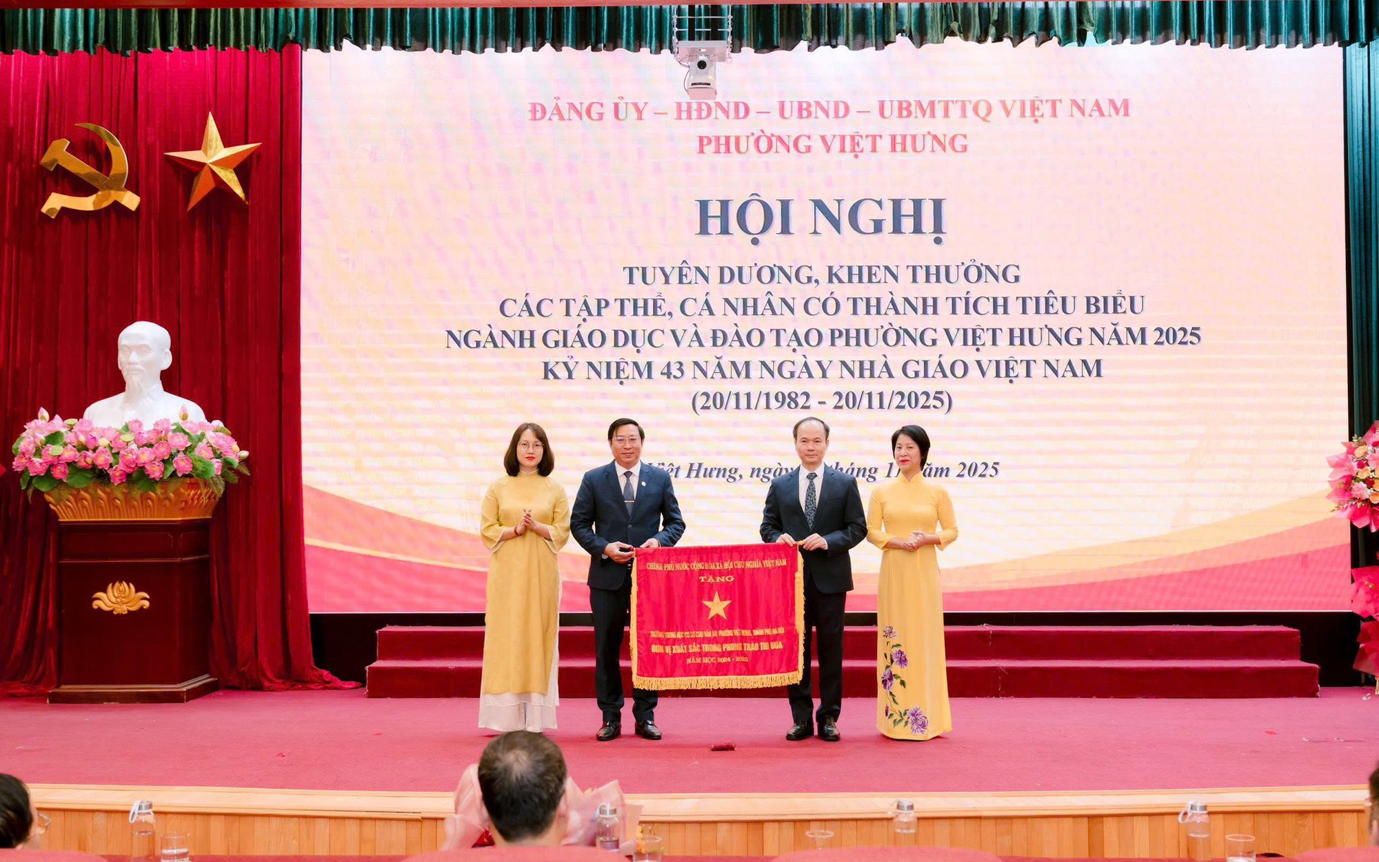 Phường Việt Hưng tuyên dương nhiều tập thể, cá nhân nhân Ngày Nhà giáo Việt Nam 20/11
