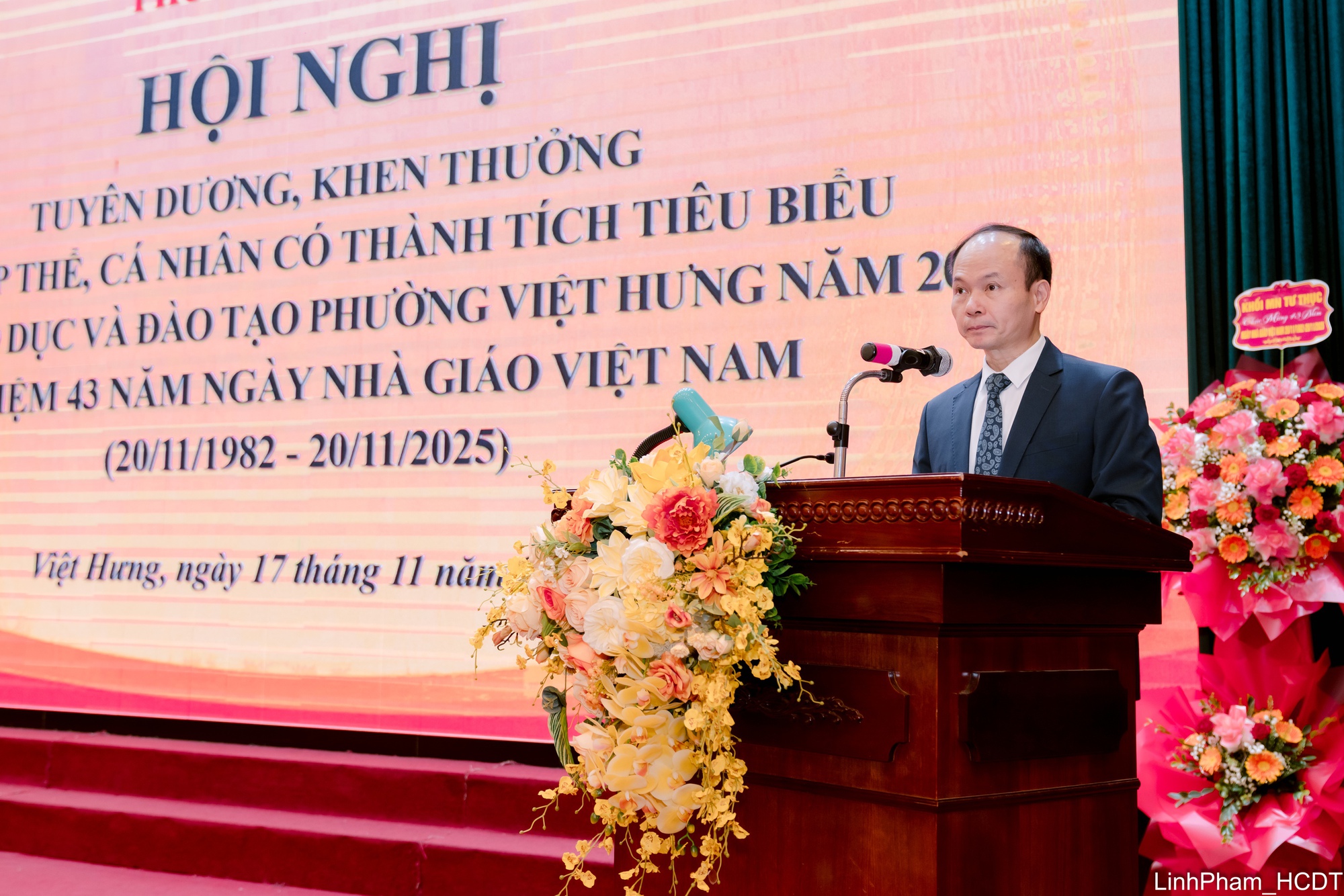 Phường Việt Hưng tuyên dương nhiều tập thể, cá nhân nhân Ngày Nhà giáo Việt Nam 20/11- Ảnh 3.