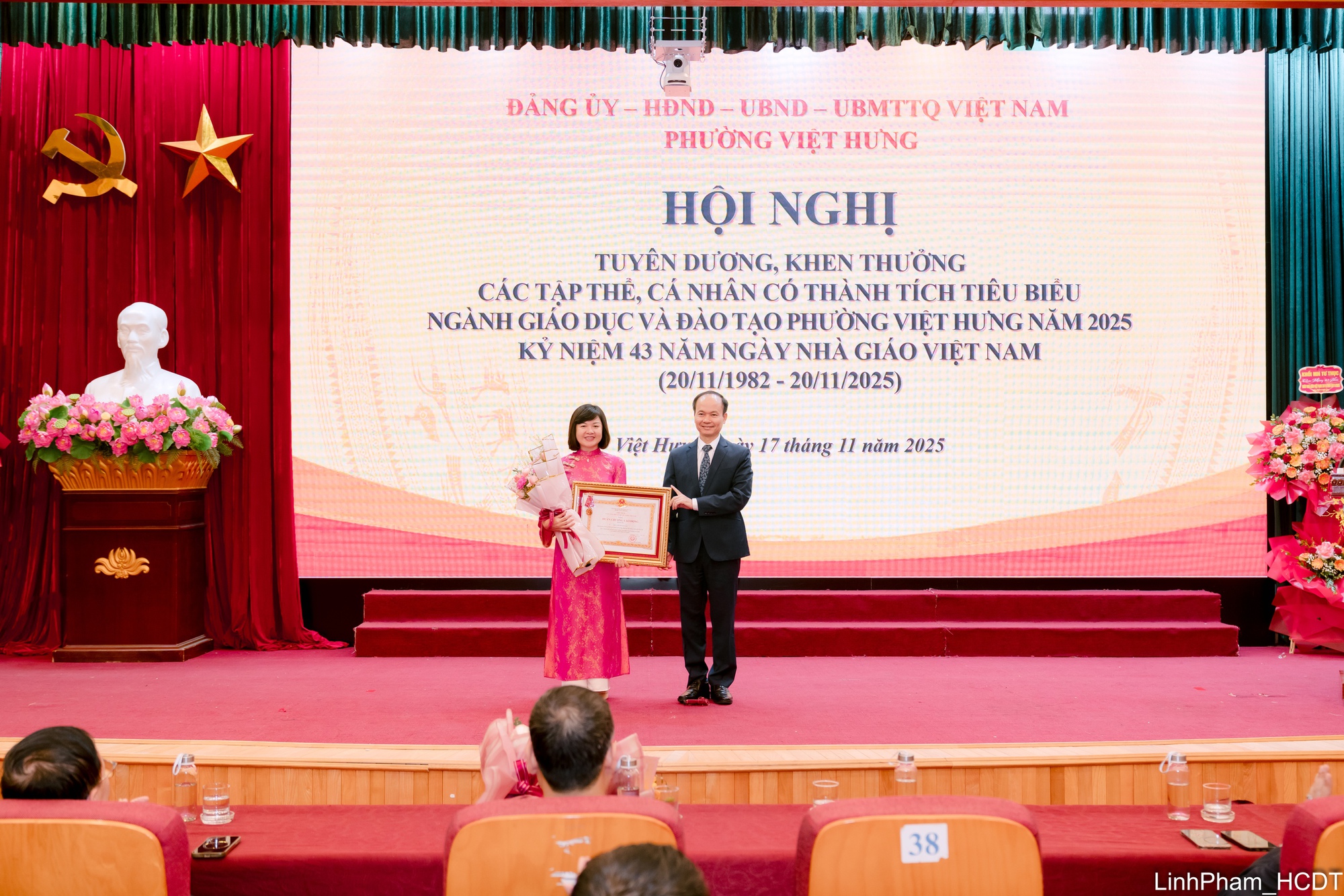 Phường Việt Hưng tuyên dương nhiều tập thể, cá nhân nhân Ngày Nhà giáo Việt Nam 20/11- Ảnh 4.