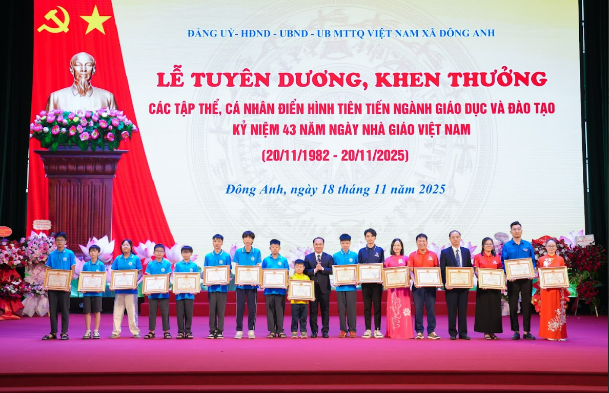 UBND XÃ ĐÔNG ANH TỔ CHỨC LỄ TUYÊN DƯƠNG, KHEN THƯỞNG ĐIỂN HÌNH TIÊN TIẾN NĂM HỌC 2024-2025 KỶ NIỆM 71 NĂM NGÀY THÀNH LẬP NGÀNH GIÁO DỤC VÀ ĐÀO TẠO THỦ ĐÔ (1954-2025) 43 NĂM NGÀY NHÀ GIÁO VIỆT NAM 20/11 (20/11/1982- 20/11/2025)- Ảnh 7.