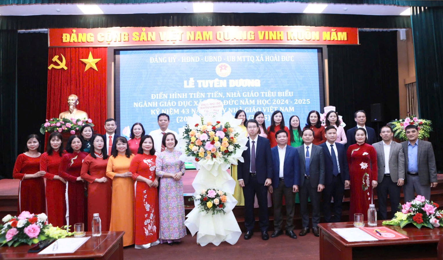 Hoài Đức tuyên dương điển hình tiên tiến, nhà giáo tiêu biểu ngành giáo dục và kỷ niệm 43 năm ngày Nhà giáo Việt Nam- Ảnh 4.