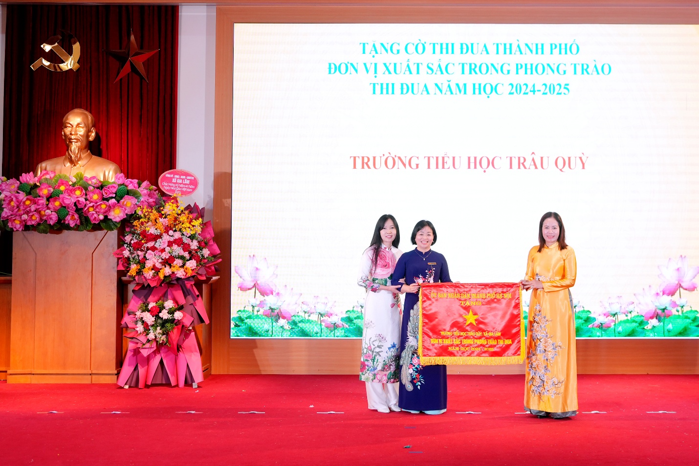 Lễ tuyên dương các điển hình tiên tiến, nhà giáo tiêu biểu năm 2025 nhân kỷ niệm 43 năm Ngày Nhà giáo Việt Nam- Ảnh 5.