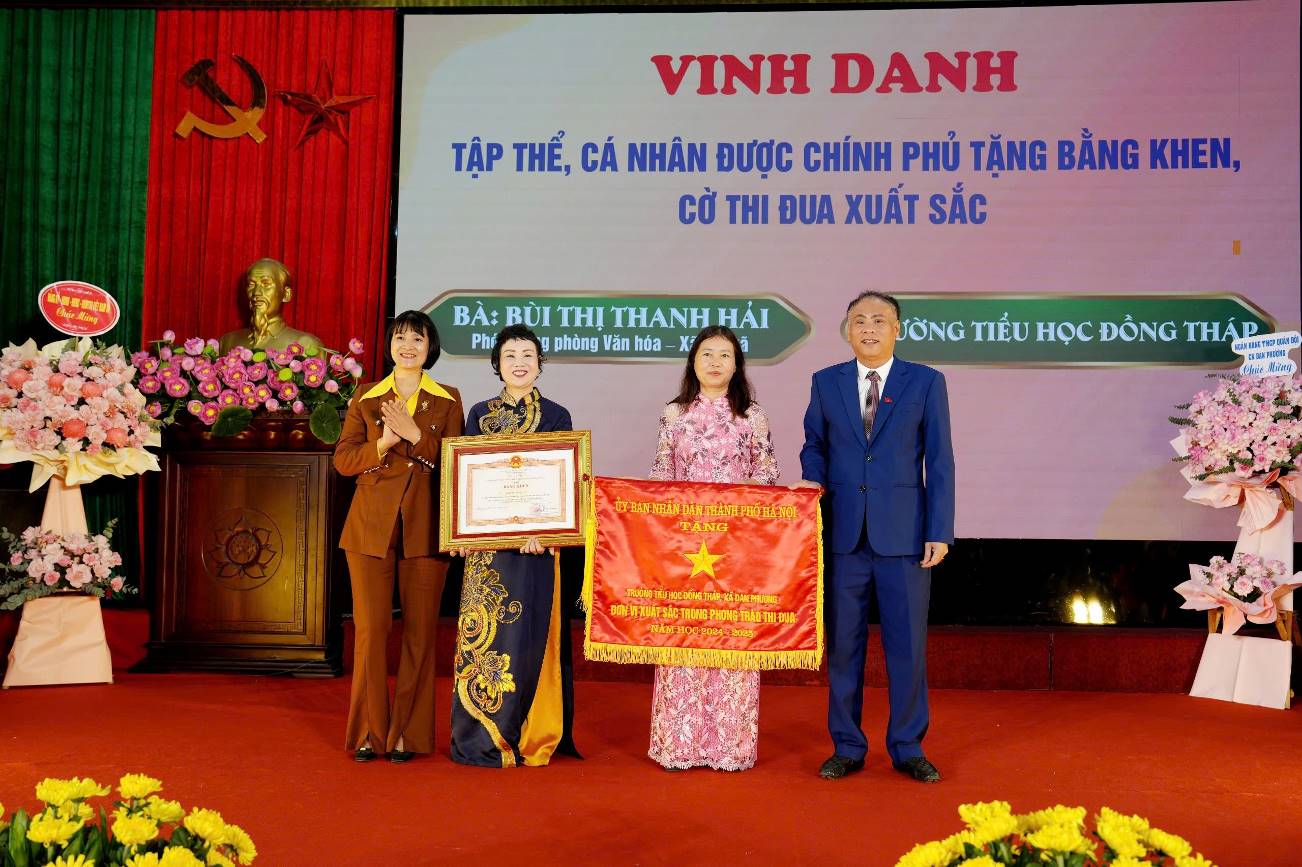 Đảng ủy- HĐND- UBND- UB MTTQ xã Đan Phượng tuyên dương điển hình tiên tiến, nhà giáo tiêu biểu 2025- Ảnh 3.