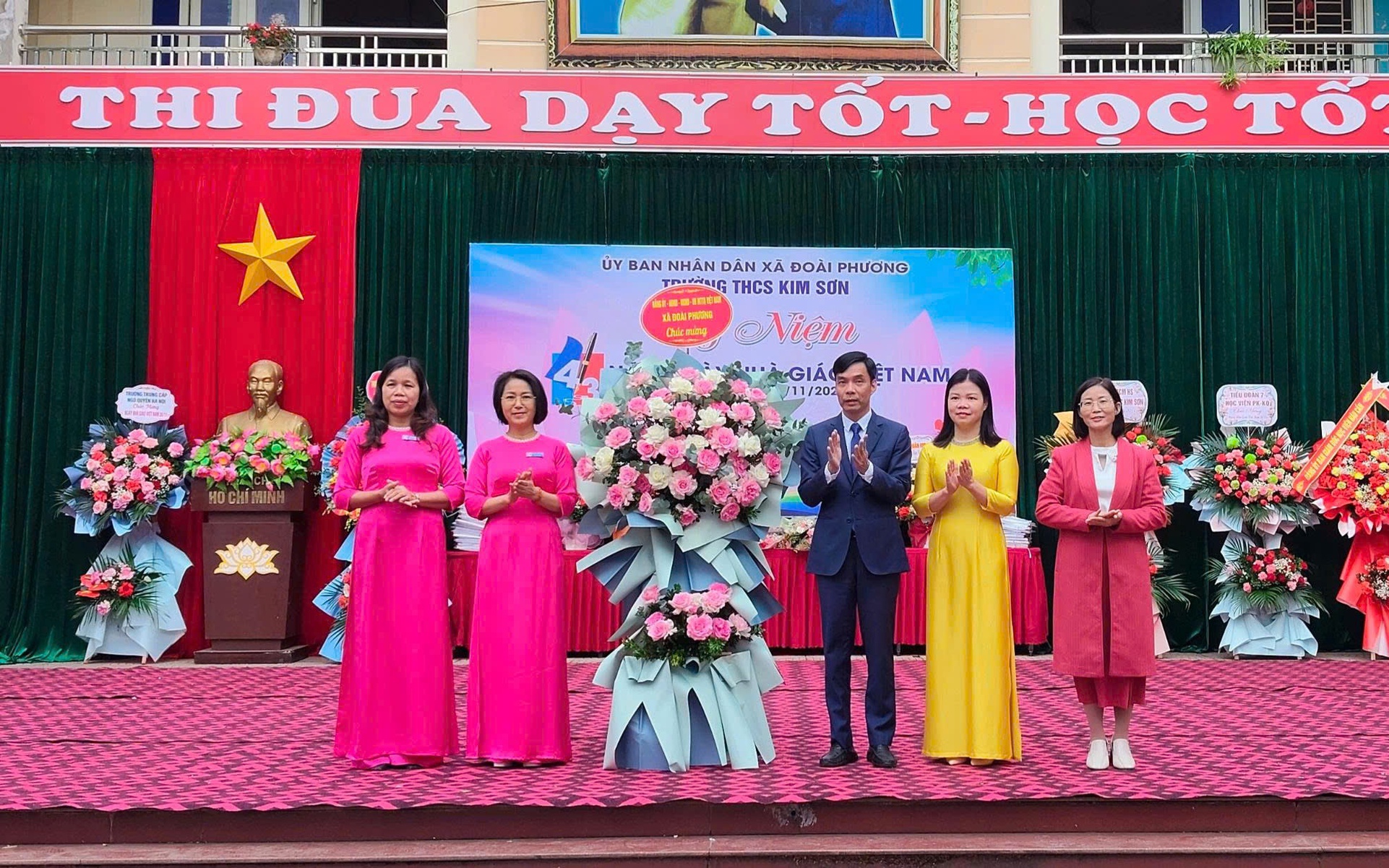 Lãnh đạo xã Đoài Phương dự lễ kỷ niệm 20/11 tại các trường Tiều học, THCS trên địa bàn