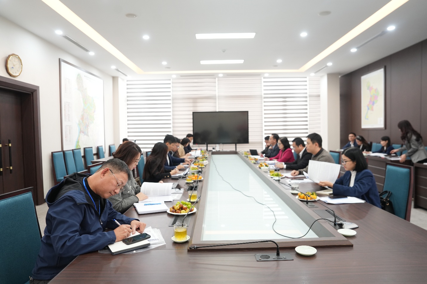 Đoàn kiểm tra công tác cải cách hành chính và chuyển đổi số Thành phố làm việc tại xã Gia Lâm- Ảnh 1.