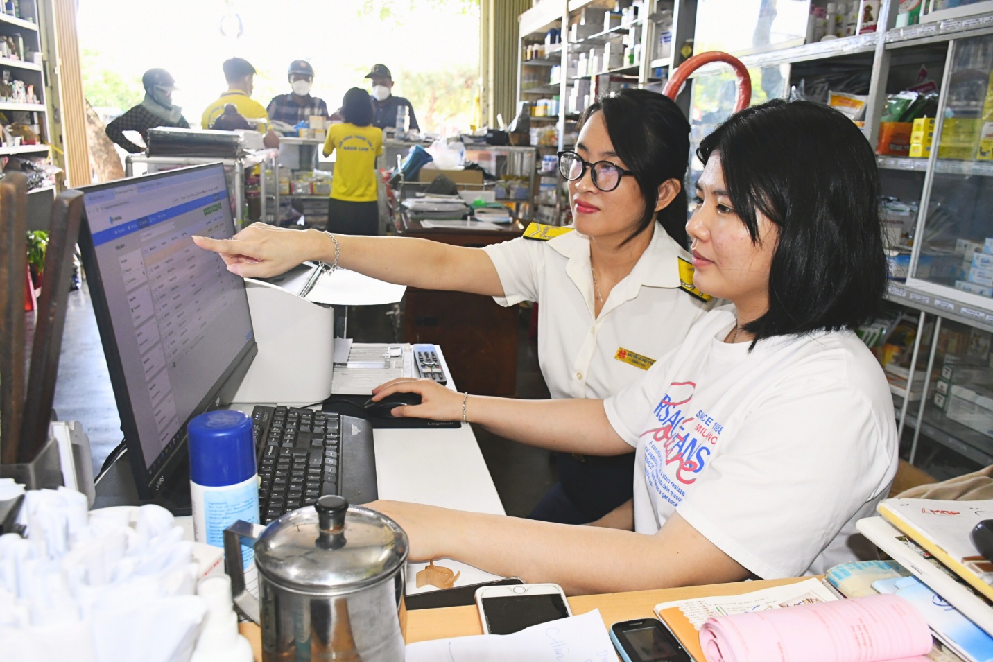 Sẵn sàng cho 01/01/2026: Hà Nội phân công nhiệm vụ các thành viên Ban Chỉ đạo triển khai “Chuyển đổi mô hình và phương pháp quản lý thuế đối với hộ kinh doanh khi xóa bỏ thuế khoán” thúc đẩy hộ kinh doanh chuyển sang tự khai – tự nộp- Ảnh 2.